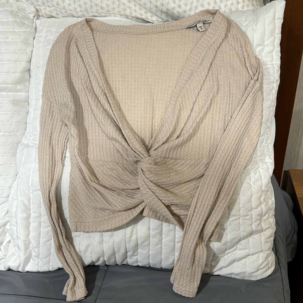 Express low cut criss cross shirt. Size small